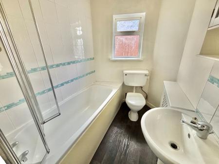 2 bedroom Terraced House to let in Old Road, Failsworth, M35