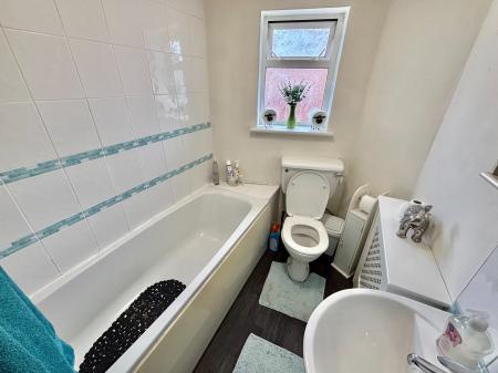 2 bedroom Terraced House to let in Old Road, Failsworth, M35