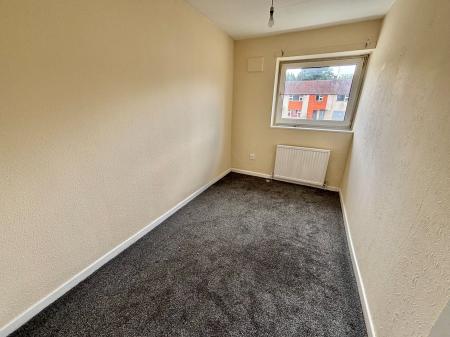 3 bedroom Terraced House for sale in Meadowbank Close, Oldham, OL4