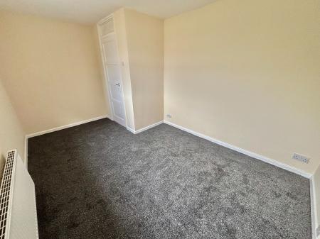 3 bedroom Terraced House for sale in Meadowbank Close, Oldham, OL4