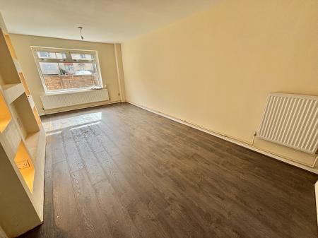 3 bedroom Terraced House for sale in Meadowbank Close, Oldham, OL4