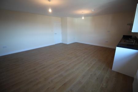 2 bedroom Flat to let in Walmersley Road, Bury, BL9