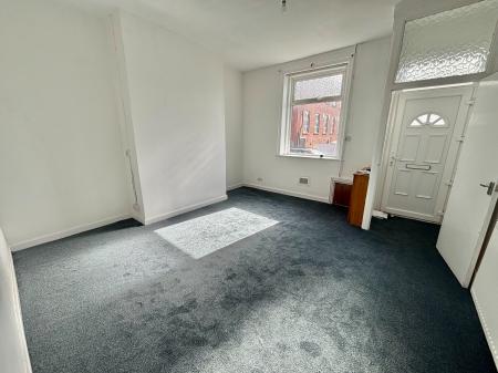 3 bedroom Terraced House to let in Huxley Street, Oldham, OL1