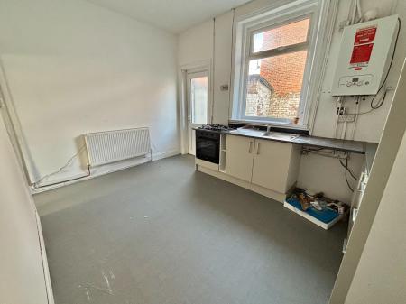 3 bedroom Terraced House to let in Huxley Street, Oldham, OL1