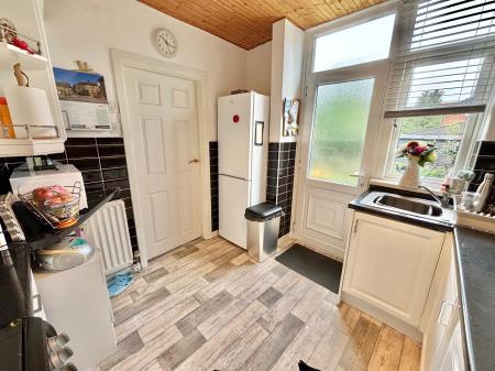 3 bedroom Terraced House for sale in Spring Lane, Lees, OL4