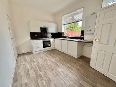 2 bedroom Terraced House to let in Mortimer Street, Oldham, OL1