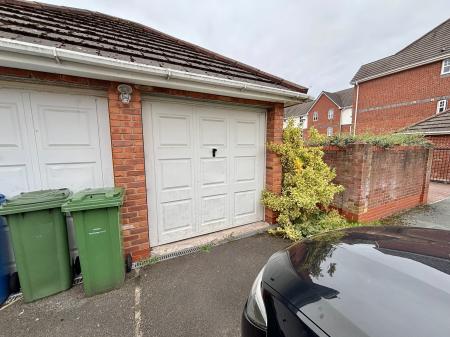 2 bedroom Maisonette for sale in Cromwell Avenue, Denton, SK5
