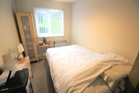 2 bedroom Flat to let in New Road, Radcliffe, M26