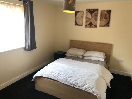 2 bedroom Flat to let in Dale Street, Bury, BL8