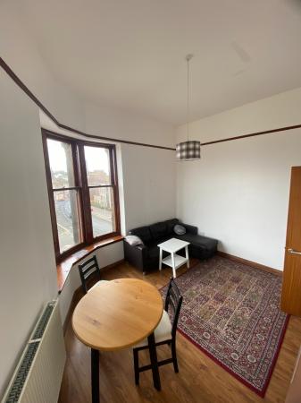 1 bedroom Flat to let in Broomlands Street, Paisley, PA1