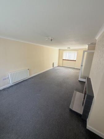2 bedroom Flat to let in Castleton Court, Newton Mearns, G77