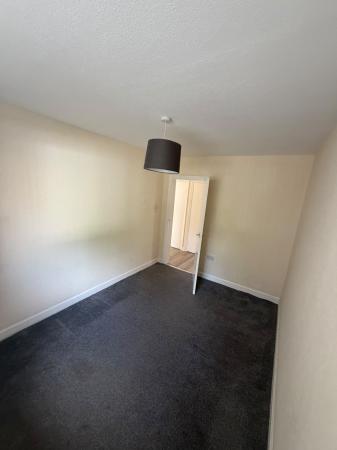 2 bedroom Flat to let in Castleton Court, Newton Mearns, G77