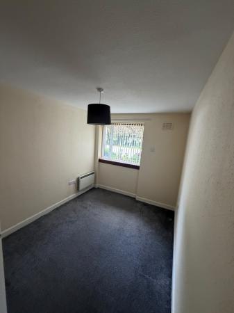 2 bedroom Flat to let in Castleton Court, Newton Mearns, G77