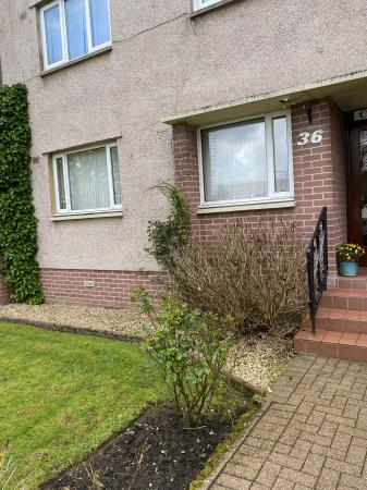 2 bedroom Flat to let in Castleton Court, Newton Mearns, G77
