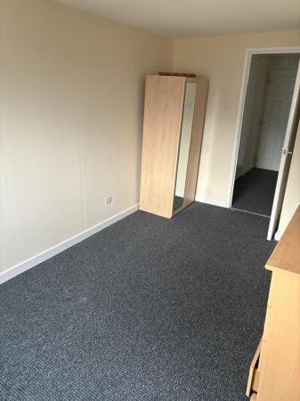 1 bedroom Flat to let in Hartlaw Crescent, Hillington, Glasgow, G52