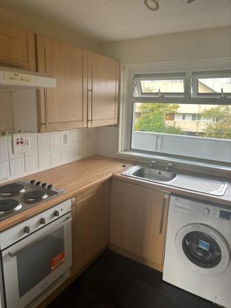 1 bedroom Flat to let in Hartlaw Crescent, Hillington, Glasgow, G52