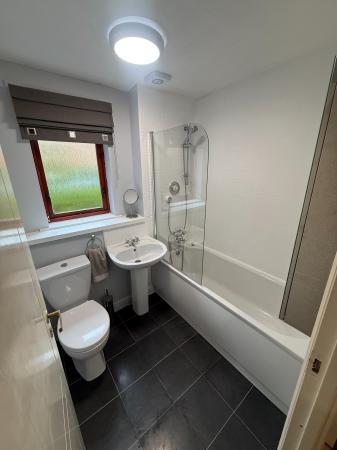 3 bedroom Flat to let in Millstream Court, Paisley, PA1