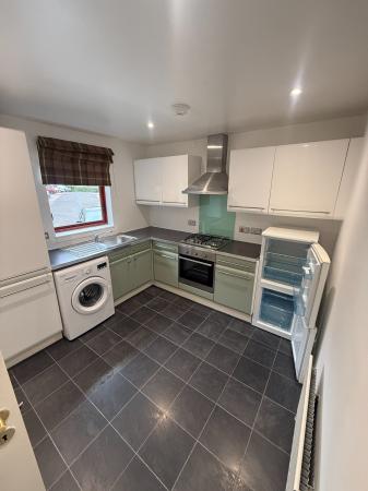 3 bedroom Flat to let in Millstream Court, Paisley, PA1