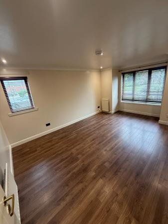 3 bedroom Flat to let in Millstream Court, Paisley, PA1