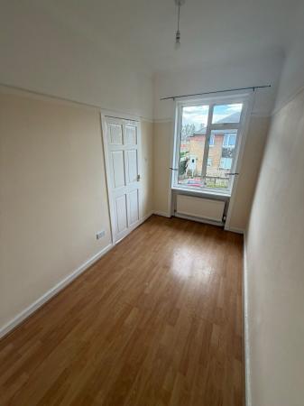 3 bedroom Flat to let in Gauldry Avenue, Glasgow, G52