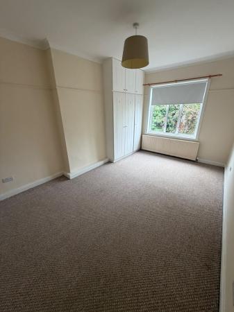 3 bedroom Flat to let in Gauldry Avenue, Glasgow, G52