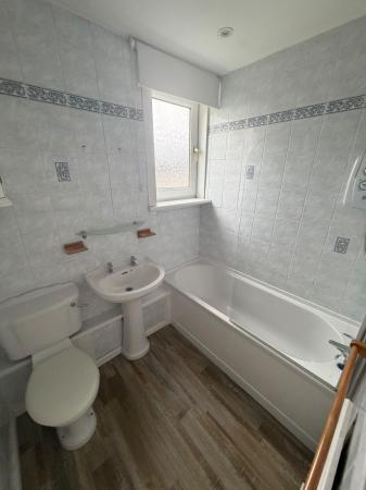 3 bedroom Flat to let in Gauldry Avenue, Glasgow, G52