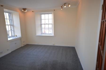 2 bedroom Flat to let in James Street, Perth, PH2