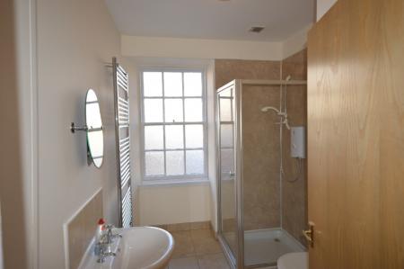 2 bedroom Flat to let in James Street, Perth, PH2