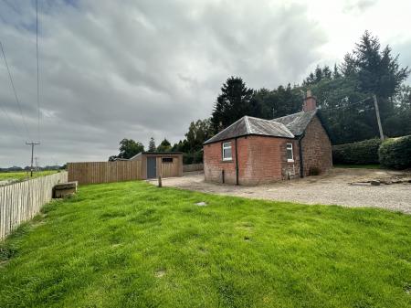 2 bedroom Cottage to let in Farm Cottage, Meikleour, PH2