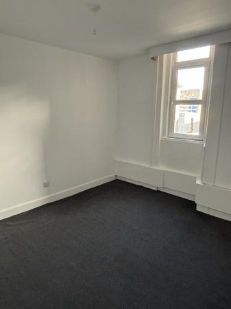 2 bedroom Flat to let in South Street, Perth, PH2