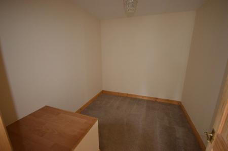 3 bedroom Semi-detached house to let in Hall Park, Abernethy, PH2