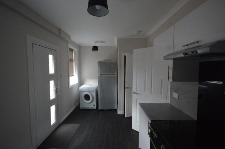 3 bedroom Semi-detached house to let in Hall Park, Abernethy, PH2