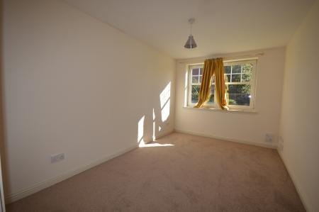 3 bedroom Flat to let in Rosslyn Court, Rosslyn Avenue, Perth, PH2