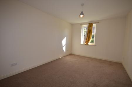 3 bedroom Flat to let in Rosslyn Court, Rosslyn Avenue, Perth, PH2