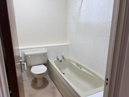 1 bedroom Flat to let in Kirkgate, Perth, PH1
