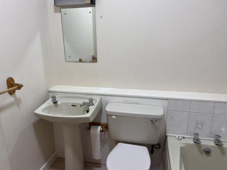 1 bedroom Flat to let in Kirkgate, Perth, PH1