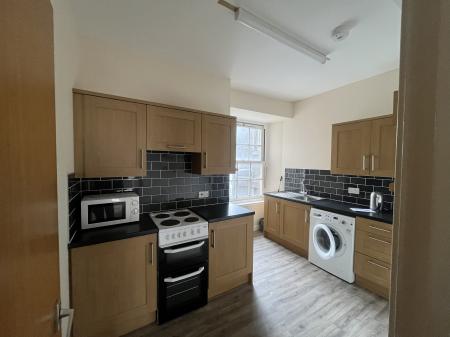 1 bedroom Flat to let in Kirkgate, Perth, PH1