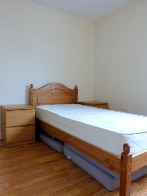 2 bedroom Flat to let in Simpson Square, Perth, PH1
