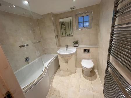 3 bedroom Flat to let in Windsor Terrace, Perth, PH2