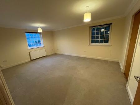 3 bedroom Flat to let in Windsor Terrace, Perth, PH2