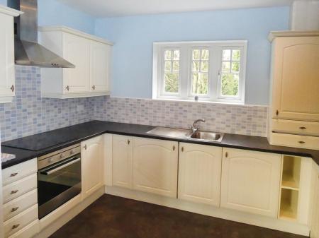 2 bedroom Flat to let in Bowman Drive, Hexham, NE46