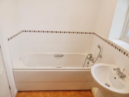 2 bedroom Apartment to let in Bowman Drive, Hexham, NE46