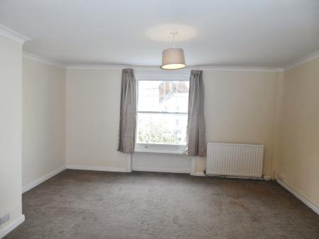 2 bedroom Flat to let in Market Place, Hexham, NE46