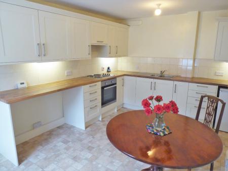 2 bedroom Terraced House to let in Crown Court, Haltwhistle, NE49