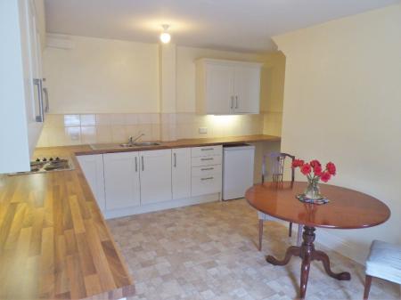 2 bedroom Terraced House to let in Crown Court, Haltwhistle, NE49