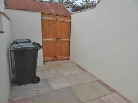 1 bedroom Flat to let in Diamond Square, Hexham, NE46