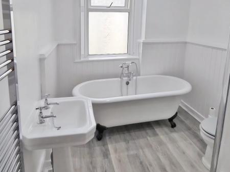 1 bedroom Flat to let in Diamond Square, Hexham, NE46