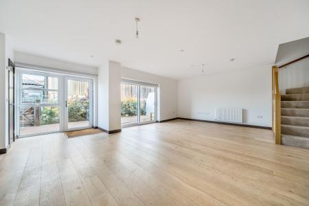 2 bedroom Apartment to let in Fletton Quays, Fletton Quays, Peterborough, PE2