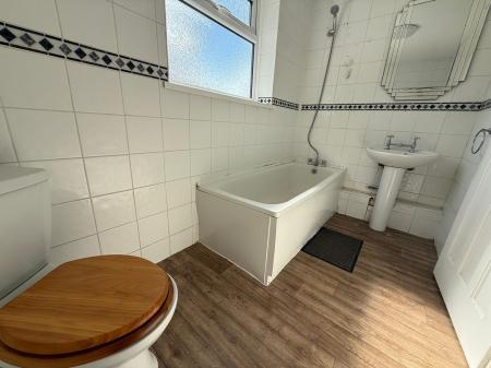 6 bedroom Detached house to let in Priory Road, West Town, Peterborough, PE3