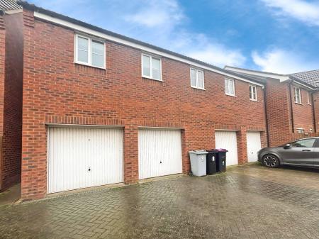 2 bedroom Coach House for sale in Charter Avenue, Market Deeping, PE6
